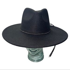 Black Hat with detail